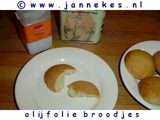 recept voor Olijfoliebroodjes met zout en olijfolie